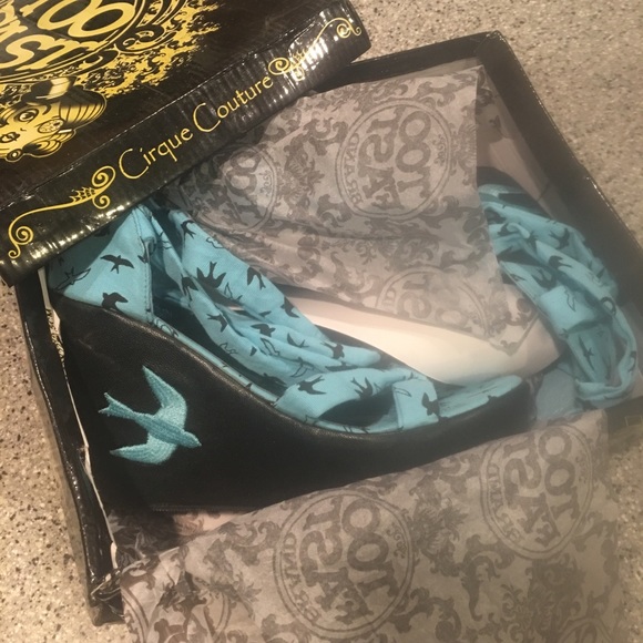 Too Fast Swallows Wedges - Picture 5 of 6